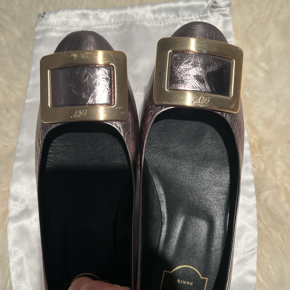 NEW Roger Vivier Buckle Pumps (size 38) - Picture 3 of 10